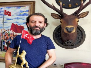 Heykeltıraştan Geyik Ve Kurt Çalışması