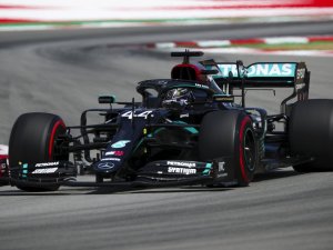 Barcelona’da Da Lewis Hamilton Zirvede