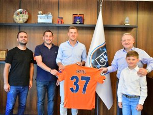 Medipol Başakşehir, Skrtel İle Devam Ediyor