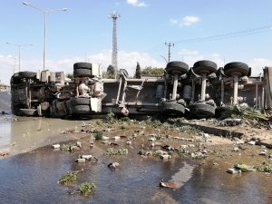 Turgutlu’da Kimyasal Madde Yüklü Tanker Devrildi: 1 Yaralı