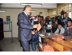 Sırrı Sakık Oyunu Kullandı