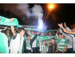 Bursasporlu Taraftarlar 51. Yılı Coşkuyla Kutladı