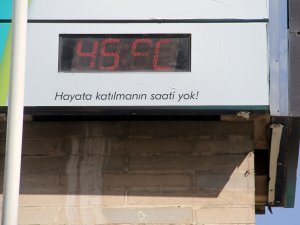 Termometreler 45 Dereceyi Gösterdi