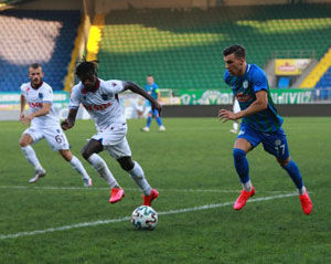 Çaykur Rizespor Hazırlık Maçında Trabzonspor'a 4-3 Kaybetti