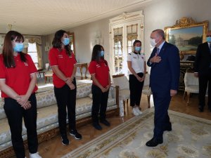 Cumhurbaşkanı Erdoğan, Avrupa Şampiyonu Millileri Kabul Etti