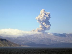 Rusya’daki Ebeko Yanardağı Yeniden Harekete Geçti