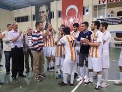 Rize Futsal’da Sampiyon Kopuzlar Vakfı Veliköyspor Oldu