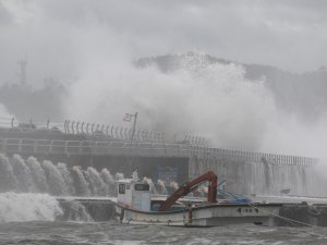 Japonya’yı Vuran Haishen Tayfunu Güney Kore’ye Ulaştı