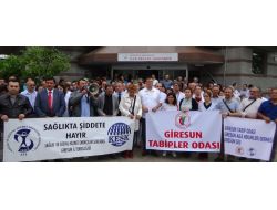 Sağlık Çalışanlarına Şiddet Hastane Önünde Protesto Edildi