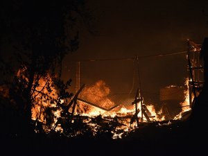 12 Bin Mültecinin Yaşadığı Moria Kampı Kül Oldu