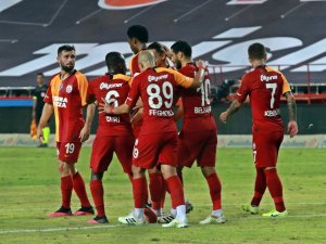 Galatasaray İlk Hafta Maçlarında 42 Galibiyet Aldı