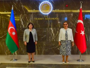 Ticaret Bakanı Pekcan, Azerbaycan Meclis Başkanı Gafarova İle Görüştü