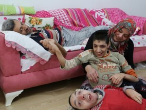 İki Engelli Çocuğuna Bakarken Kansere Yakalanan Baba Hayatını Kaybetti