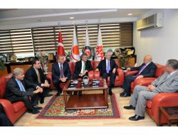 Kılıçdaroğlu'ndan Hak-iş'e Ziyaret