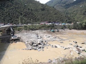 Bakan Soylu, Giresun’daki Sel Felaketinde Kaybolan 4 Kişiyi Arama Kurtarma Çalışmalarında İncelemelerde Bulundu
