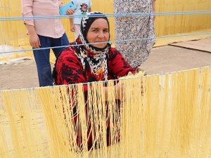 Mardin’de Kadınların Şehriye Mesaisi Başladı