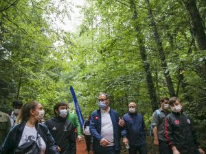 Bakan Kasapoğlu’ndan Gençlere Mesaj: "Spor, Hayatınızdan Hiç Eksik Olmasın"