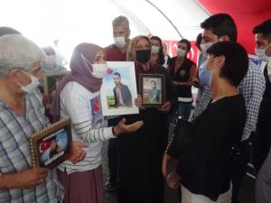 Chp Heyetinin Ziyaret Önceliğine Evlat Nöbetindeki Anneler Tepki Gösterdi