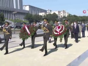 Bakü’nün Kurtuluşunun 102. Yıl Dönümü Törenle Kutlandı