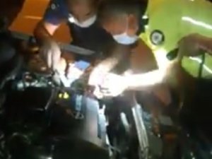 Arızalan Aracı Polis Ekipleri Tamir Etti