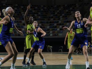 1. Leyla Atakan Cup: İzmit Belediyespor: 52 - Fenerbahçe Öznur Kablo: 49