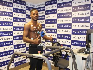 Sivasspor’un Yeni Transferi Kayode Sağlık Kontrolünden Geçti
