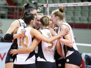 Vakıfbank Deplasmanda 3-0 Kazandı