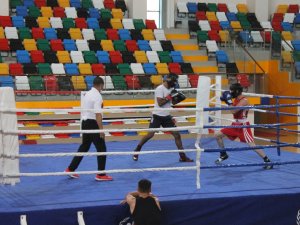 Boks Milli Takım Sporcuları 2021’e Hazırlanıyor