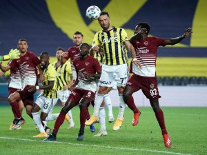 Fenerbahçe Sahadan Golsüz Eşitlikle Ayrıldı