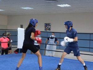 İngiltere Kadın Boks Milli Takımı Tokyo Olimpiyatları’na Trabzon’da Hazırlanıyor