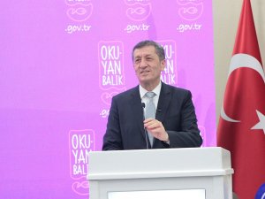 Bakan Selçuk, “Okuyan Balık” Sesli Elektronik Kütüphanesini Tanıttı