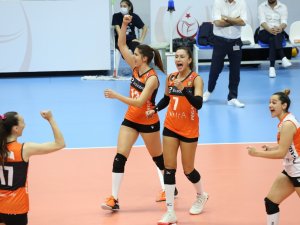 Eczacıbaşı Vitra, Haftaya Galibiyetle Başladı
