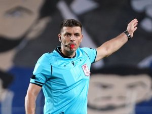 Fatih Karagümrük-başakşehir Maçının Var’ı Ümit Öztürk