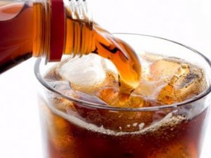 Gazlı İçecekler Kadınlarda Kemik Erimesine Neden Oluyor