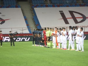 Süper Lig: Trabzonspor: 3 - Yeni Malatyaspor: 0 (İlk Yarı)