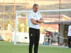Hamza Hamzaoğlu: "Bize Ümit Veren Şeyler Var Ama Eksiklerimiz Fazla"