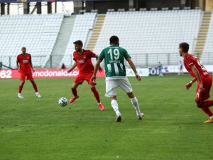 Konyaspor Evinde Beşiktaş’ı 4-1 Mağlup Etti
