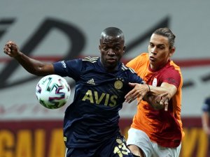 Derbi Mücadelesinde Müsabakanın İlk Yarısı Golsüz Eşitlikle Sonuçlandı