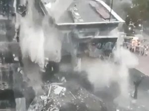 İşkur Binasının Yıkılma Anı Kameralara Yansıdı