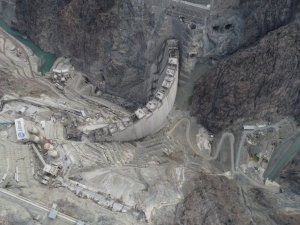 Türkiye’nin En Yüksek Gövdeli Barajının Gövdesinin Tamamlanmasına 40 Metre Kaldı