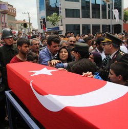 Mardin'de Şehit Olan Asker Çorum’da Toprağa Verildi