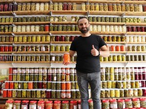 110 Çeşit Turşu Kurdu, Talep Büyük