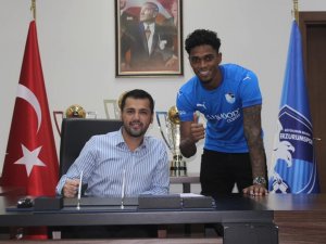 Ricardo Gomez, İmzayı Attı