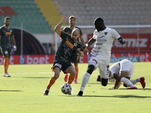 Süper Lig: Aytemiz Alanyaspor: 4 - Atakaş Hatayspor: 0 (İlk Yarı)