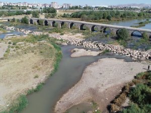 Türkiye’nin En Uzun Nehrinde Su Seviyesi Düştü