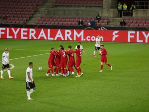 Alkışlar Millilerimiz İçin !