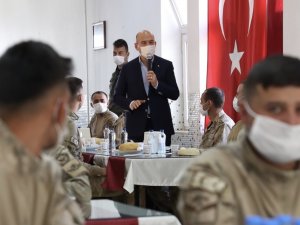 Bakan Soylu Mehmetçik İle Kahvaltı Yaptı
