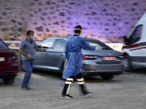 Karantinada Olması Gerekirken Yola Çıkınca Trafik Ekiplerine Yakalandı