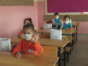 Bakan Yardımcıları Yüz Yüze Eğitime Geçişte İkinci Aşamanın Son Hazırlıklarını Değerlendirdi