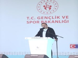 Bakan Kasapoğlu’ndan 17 Yaş Altı Kız Voleybol Milli Takımı’na Tebrik